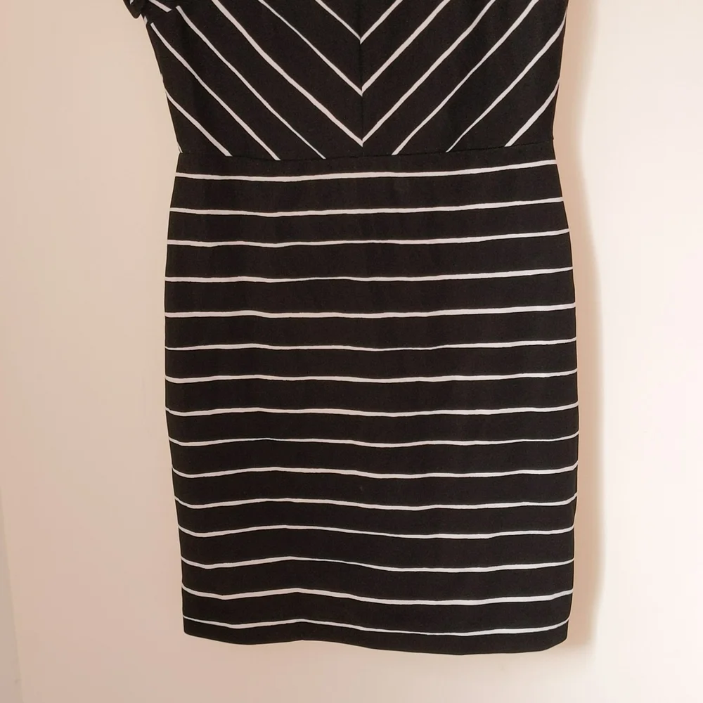 Banana Republic Women's Size 12 Petite One Piece Career Wear Dress - Picture 2 of 10